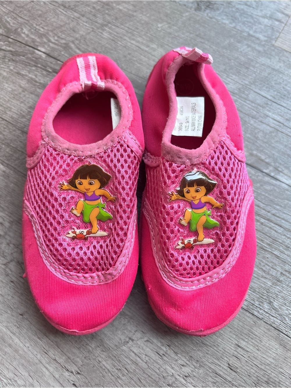 Girls Pink Dora Character Slip-On Water Shoes